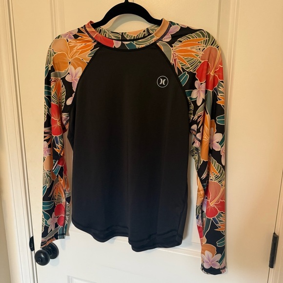 Hurley Women's Long Sleeve Surf Shirt Tee Rashguard With UPF 50+ Sun Protection - Picture 2 of 9